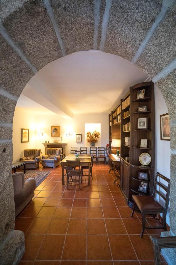 Casa Dos Assentos De Quintiaes Bed & Breakfast Barcelos Bagian luar foto