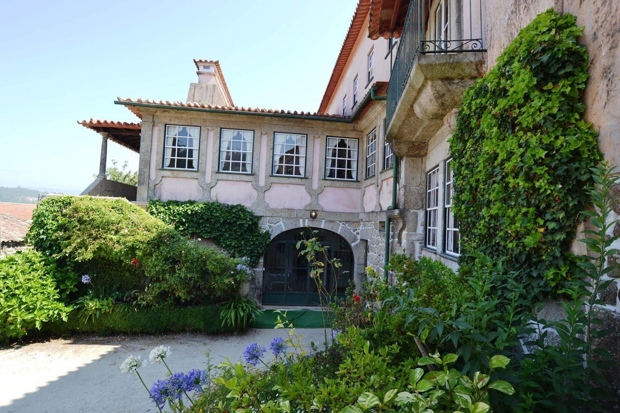 Casa Dos Assentos De Quintiaes Bed & Breakfast Barcelos Bagian luar foto