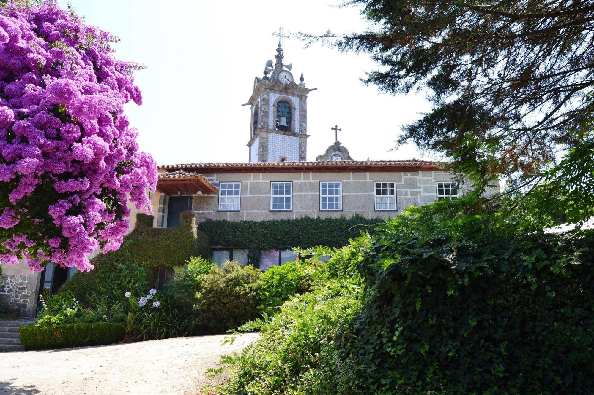 Casa Dos Assentos De Quintiaes Bed & Breakfast Barcelos Bagian luar foto
