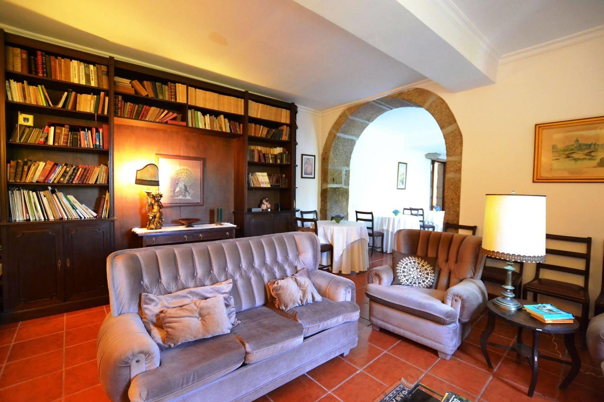 Casa Dos Assentos De Quintiaes Bed & Breakfast Barcelos Bagian luar foto