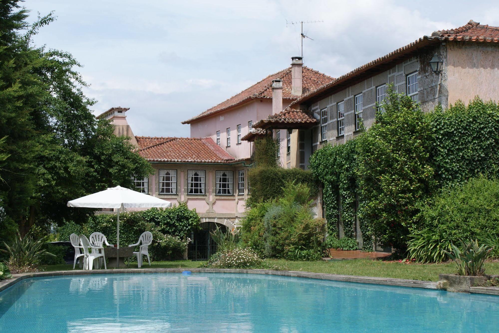 Casa Dos Assentos De Quintiaes Bed & Breakfast Barcelos Bagian luar foto
