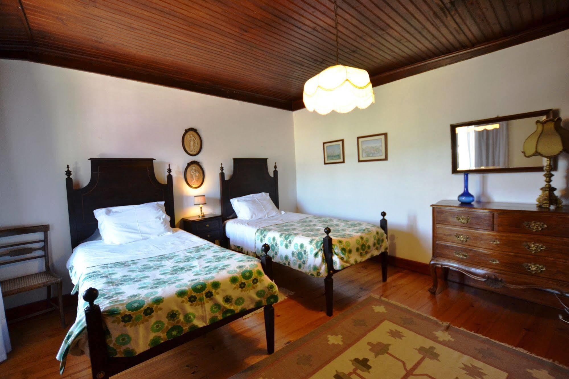 Casa Dos Assentos De Quintiaes Bed & Breakfast Barcelos Bagian luar foto