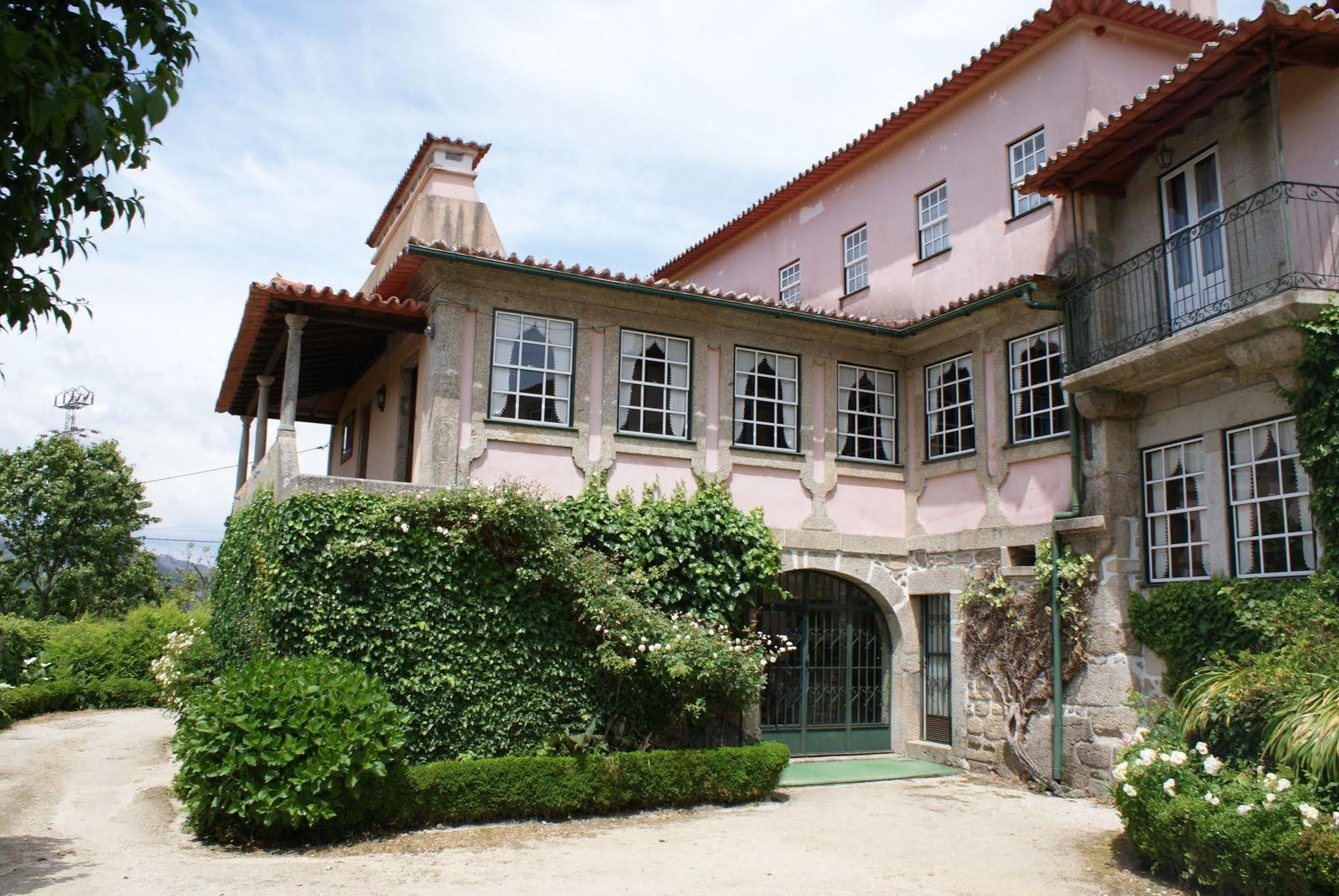 Casa Dos Assentos De Quintiaes Bed & Breakfast Barcelos Bagian luar foto