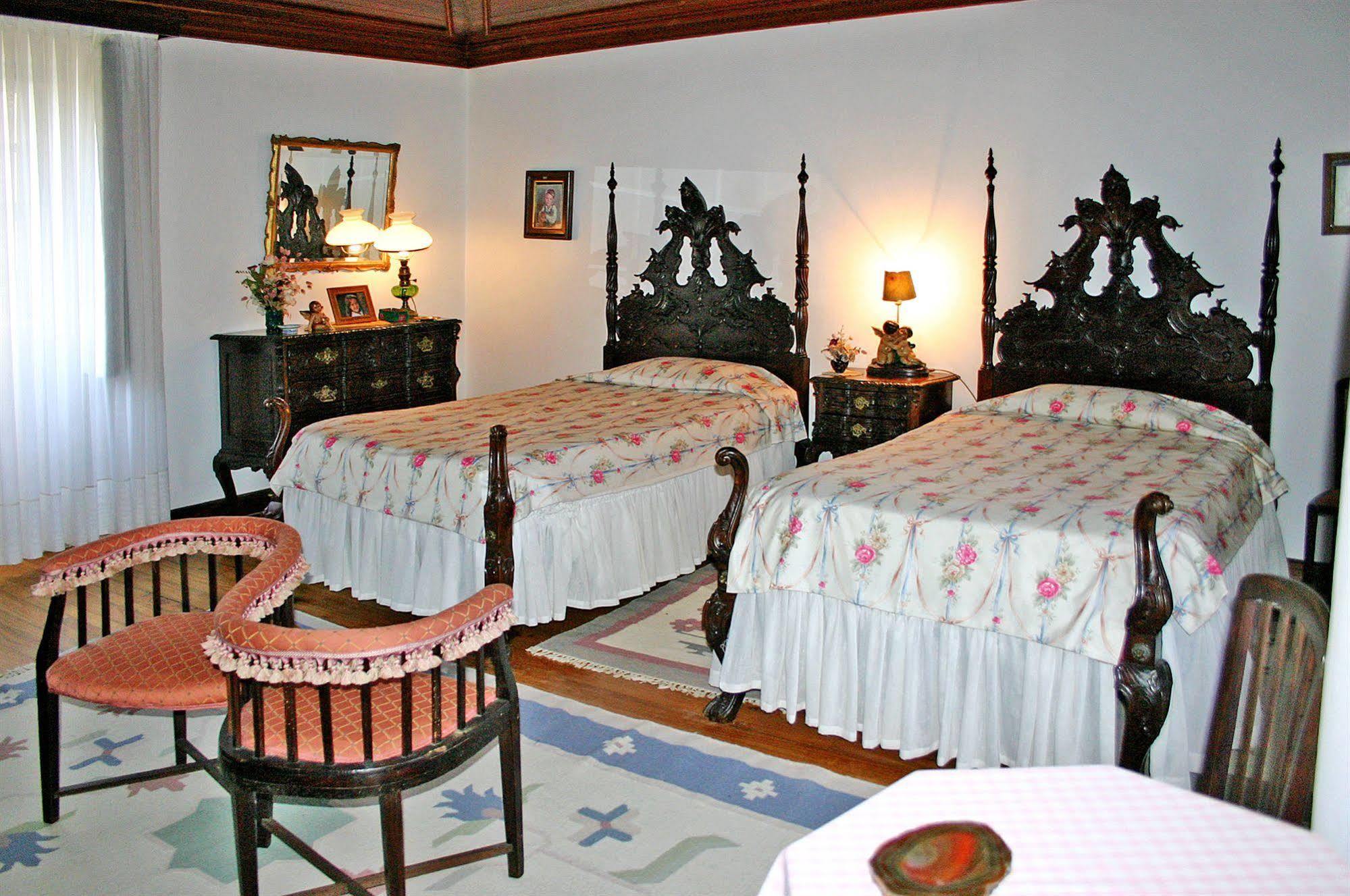 Casa Dos Assentos De Quintiaes Bed & Breakfast Barcelos Bagian luar foto