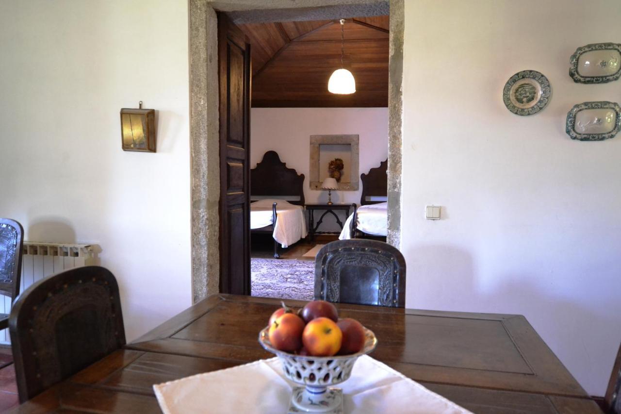 Casa Dos Assentos De Quintiaes Bed & Breakfast Barcelos Bagian luar foto